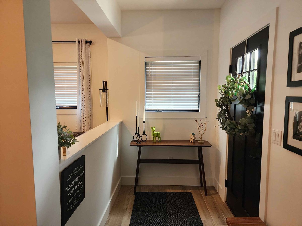 Entryway 2