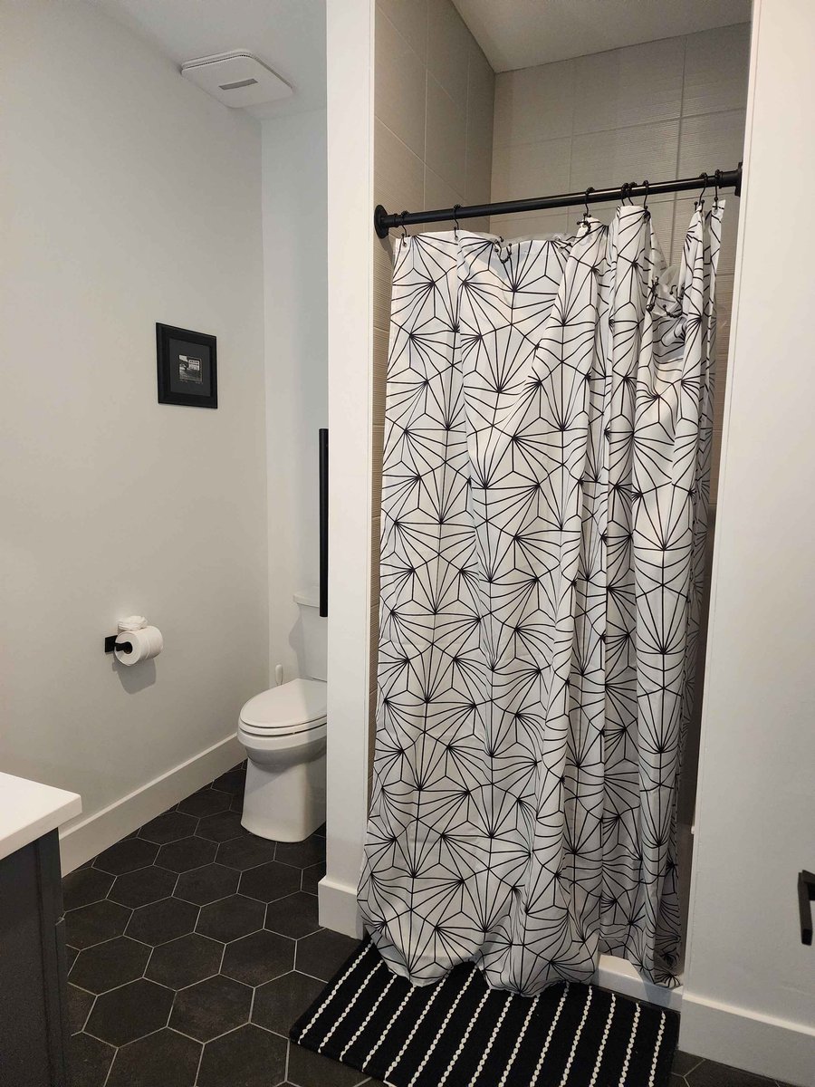 Pittsburgh Guest Bathroom